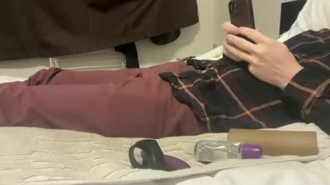 Snapshot of bmclovin_7 chatting on December 31, 2024, 1:47 am bmclovin_7 online show from December 31, 2024, 1:47 am