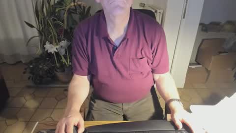 Snapshot of bob2658 chatting on January 17, 2025, 4:47 pm SlaveRobert online show from January 17, 2025, 4:47 pm