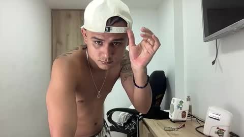 Bob  INDEPENDENT MODEL online show from September 20, 2025, 3:07 am