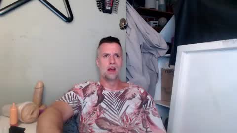 Snapshot of bobberman78 chatting on June 14, 2026, 1:47 am Dan online show from June 14, 2026, 1:47 am