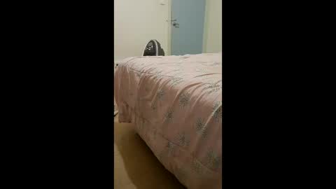 bobby_00x00 online show from February 20, 2026, 1:13 am