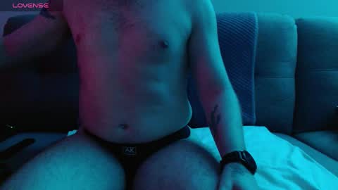 Snapshot of bobbyenglish69 chatting on October 6, 2025, 6:33 am Bobby English online show from October 6, 2025, 6:33 am