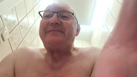 bobi265 online show from February 11, 2026, 4:17 am