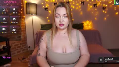  Lina  online show from December 18, 2024, 8:57 pm