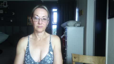 Ningifun couple online show from December 12, 2024, 4:43 pm