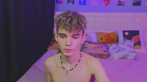 ALEXPVT IS OPEN online show from February 1, 2025, 4:03 am