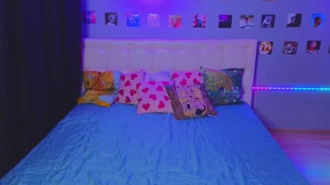 ALEXPVT IS OPEN online show from February 6, 2025, 6:51 am