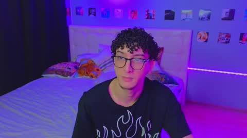 ALEXPVT IS OPEN online show from February 14, 2025, 1:02 am