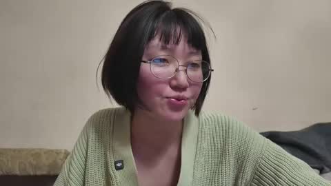 Yuko-chan online show from January 13, 2025, 6:38 pm