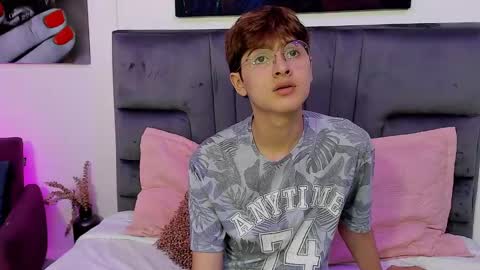 Snapshot of boleyn_lovell chatting on December 29, 2024, 7:53 pm Boleyn online show from December 29, 2024, 7:53 pm