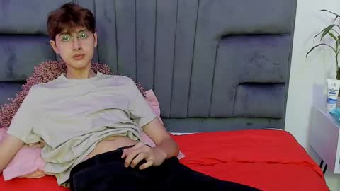 Snapshot of boleyn_lovell chatting on December 30, 2024, 9:40 pm Boleyn online show from December 30, 2024, 9:40 pm