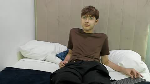 Snapshot of boleyn_lovell chatting on January 5, 2025, 11:59 am Boleyn online show from January 5, 2025, 11:59 am