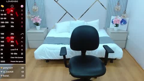 Snapshot of bom_bomx chatting on January 9, 2025, 2:33 am Paris online show from January 9, 2025, 2:33 am