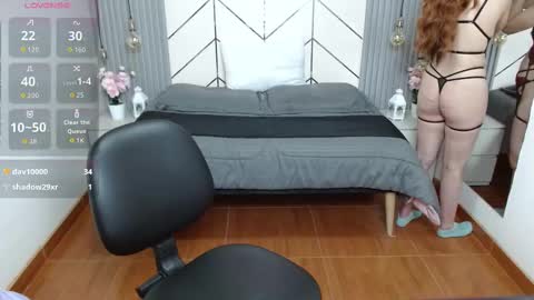 Snapshot of bom_bomx chatting on October 4, 2025, 10:30 pm Paris online show from October 4, 2025, 10:30 pm