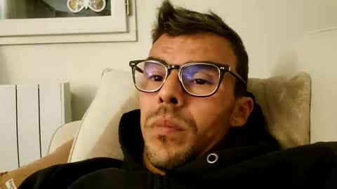 bomale89 online show from November 3, 2025, 8:10 pm