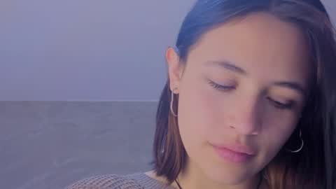 Bonnie  online show from May 19, 2026, 1:39 pm