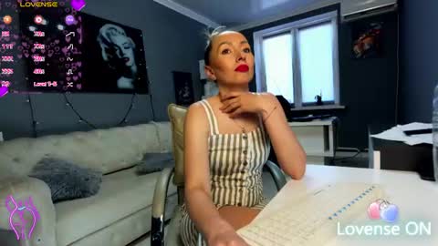 bonnie_annd_clyde online show from June 10, 2026, 1:21 pm