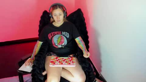 Bonnie Help me reach 500 likes online show from January 16, 2026, 5:28 pm