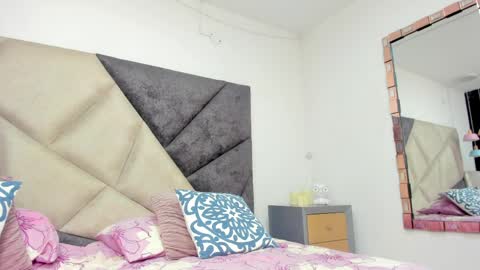 Snapshot of bonniecute_ chatting on May 17, 2026, 11:34 pm online show from May 17, 2026, 11:34 pm