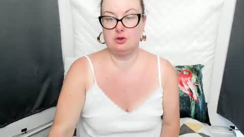 Bonnie online show from June 27, 2026, 12:22 pm