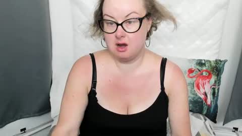 Bonnie online show from July 13, 2026, 3:53 am