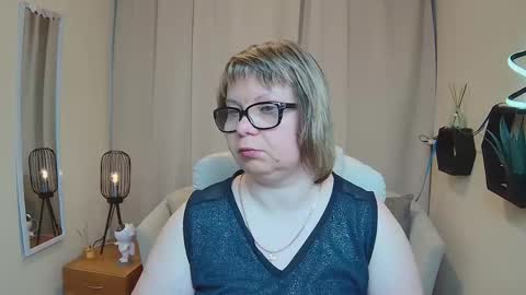 bonnnyboobsy online show from May 16, 2026, 12:04 pm