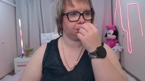 bonnnyboobsy online show from May 18, 2026, 6:25 pm