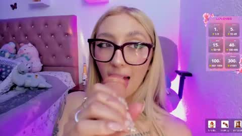 Snapshot of bonny_clyde_xx_ chatting on June 11, 2026, 4:43 am Soffy Brooks Independent model online show from June 11, 2026, 4:43 am