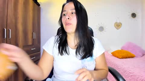 Snapshot of bonny_greylm chatting on December 27, 2024, 6:42 pm sofia online show from December 27, 2024, 6:42 pm