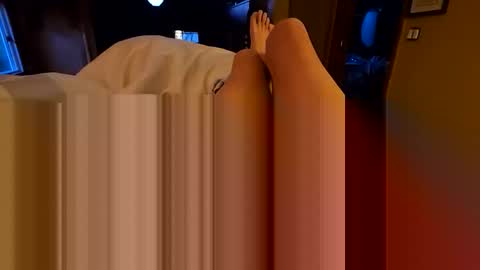 silky sissy sarah online show from April 8, 2026, 10:37 am