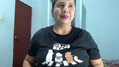 Luciana independent model online show from March 7, 2025, 8:00 pm