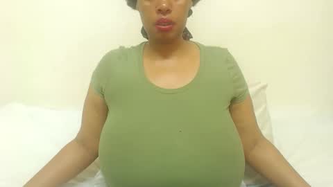 Snapshot of boobyqueen24 chatting on March 17, 2026, 10:40 am boobyqueen online show from March 17, 2026, 10:40 am