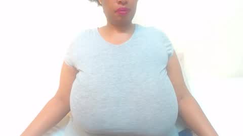 Snapshot of boobyqueen24 chatting on March 31, 2026, 8:20 pm boobyqueen online show from March 31, 2026, 8:20 pm