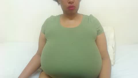 Snapshot of boobyqueen24 chatting on April 2, 2026, 10:35 am boobyqueen online show from April 2, 2026, 10:35 am