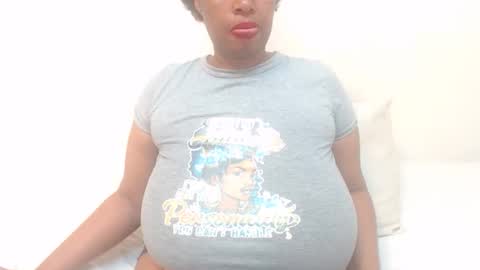 Snapshot of boobyqueen24 chatting on April 6, 2026, 11:11 am boobyqueen online show from April 6, 2026, 11:11 am