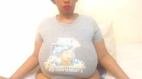 Snapshot of boobyqueen24 chatting on April 7, 2026, 10:31 pm boobyqueen online show from April 7, 2026, 10:31 pm