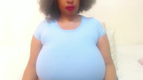 Snapshot of boobyqueen24 chatting on April 11, 2026, 6:45 pm boobyqueen online show from April 11, 2026, 6:45 pm