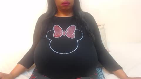 Snapshot of boobyqueen24 chatting on May 19, 2026, 11:55 pm boobyqueen online show from May 19, 2026, 11:55 pm