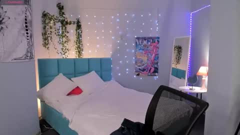 Milena online show from March 18, 2026, 2:58 am