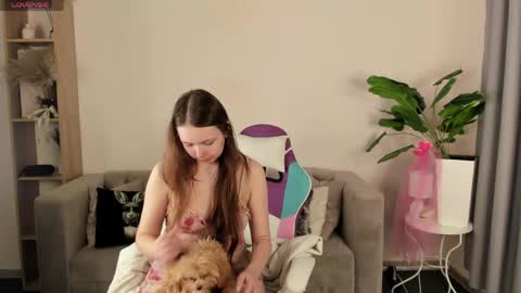 Milena online show from May 12, 2026, 3:03 am