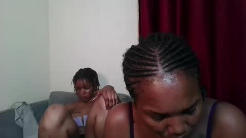 Snapshot of bootie_caramel chatting on April 20, 2026, 6:16 am bootie_caramel online show from April 20, 2026, 6:16 am