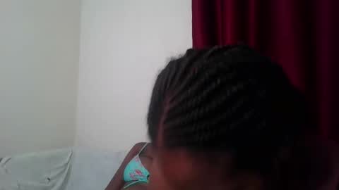 Snapshot of bootie_caramel chatting on April 20, 2026, 6:42 pm bootie_caramel online show from April 20, 2026, 6:42 pm