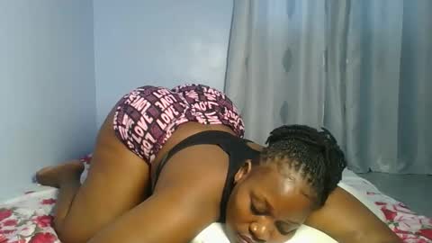 Snapshot of booty_panther chatting on November 5, 2025, 8:25 am sandrah online show from November 5, 2025, 8:25 am