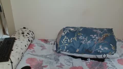 bootydarkebony_ online show from May 8, 2026, 6:24 pm