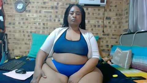 bootytwerkxxx online show from May 18, 2026, 6:19 am