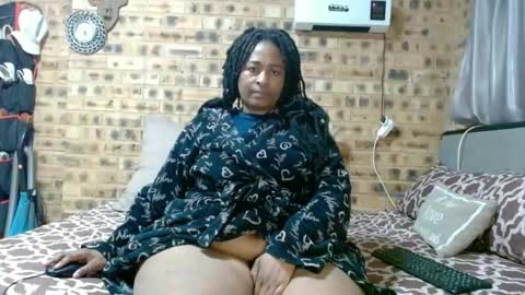 bootytwerkxxx online show from June 24, 2026, 2:21 am