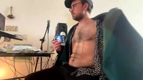 BoYYYOOO online show from March 29, 2026, 5:51 am