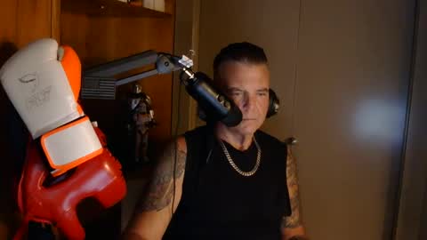 BOSS online show from October 10, 2025, 1:15 am