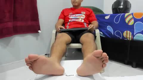 Snapshot of boss_feet chatting on February 13, 2025, 4:11 am boss_feet online show from February 13, 2025, 4:11 am