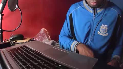 Snapshot of boss_playa98 chatting on February 15, 2025, 8:33 am boss_playa98 online show from February 15, 2025, 8:33 am